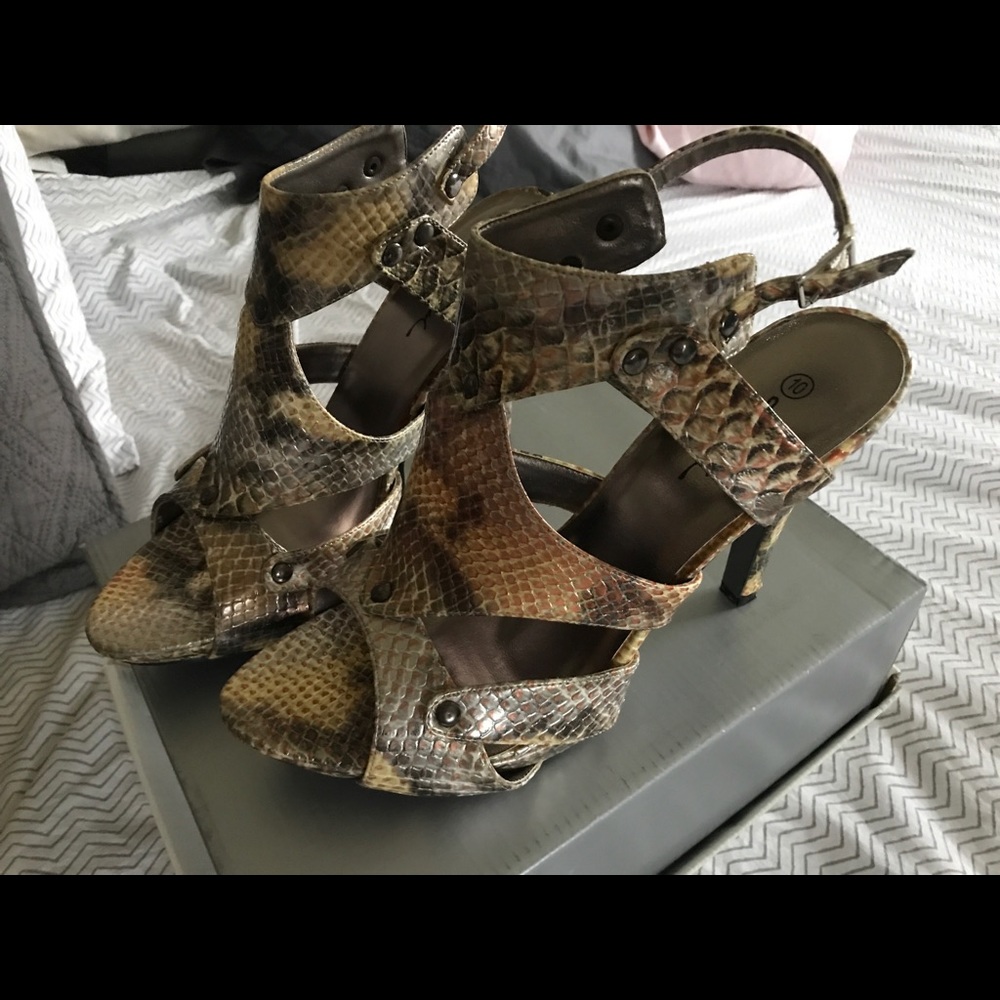 High heels snake skin